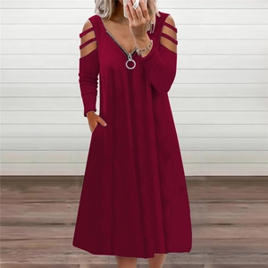 Abito da donna bordeaux a maniche lunghe con scollo a V, zip e spalle scoperte