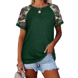 T-shirt femme vert foncé avec manches raglan camouflage et col rond style décontracté