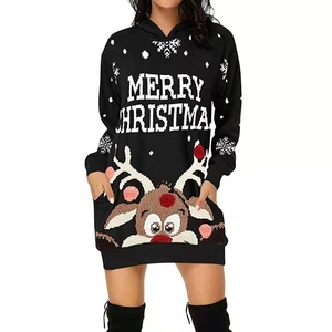 Dames kerstjurk met capuchon, rendierprint en Merry Christmas tekst in de kleur zwart
