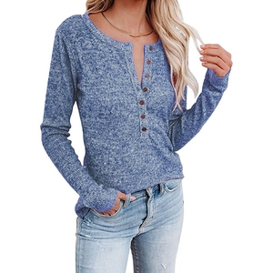 T-shirt à manches longues henley pour femme en maille bleue avec boutons