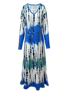 Detail of V-neckline and blue tie-dye stripe pattern on women long sleeve maxi dress