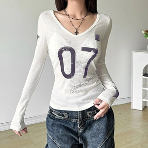 Damen Sexy V-Ausschnitt Slim Fit Langarm T-Shirt Amerikanischer Vintage Buchstaben Zahlen Druck Weiß Durchsichtig Streetwear Top Frühling