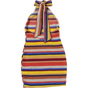 Détail d'une robe en maille à rayures colorées avec décolleté licou et gros nœud