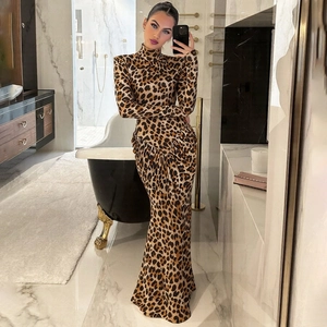 Sexy rückenfreies Maxikleid mit Leopardenmuster, Stehkragen und langer figurbetonter Form