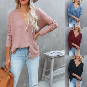 Dames vest met wafelstructuur, V-hals, houten knopen en een casual pasvorm
