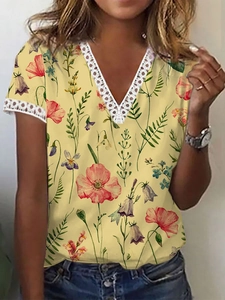 Floral print V-neck summer T-shirt for women featuring white lace trim on sleeves and collar