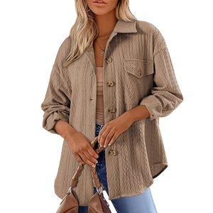 Camicia casual da donna con colletto a rever e particolare trama ondulata a maniche lunghe