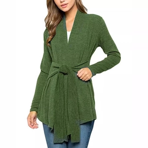 Cardigan long pour femme vert foncé avec col en V et ceinture nouée à la taille