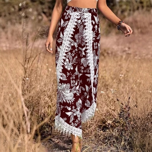 Pantalon femme bordeaux à motif paisley, taille haute avec dentelle et pompons élégants