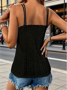 Débardeur tricoté noir pour femme avec motif jacquard texturé, vue arrière style urbain
