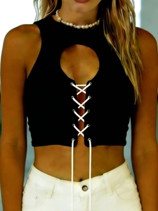 Haut court sans manches noir pour femme avec cordon de serrage et design ajouré chic