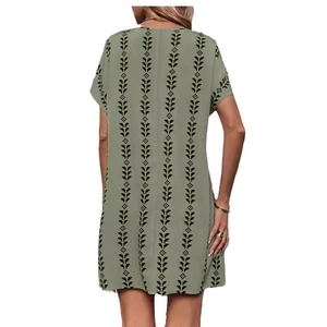 Robe ample vert sauge avec broderie florale géométrique noire et manches chauve-souris