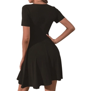Robe courte noire à manches courtes pour femme, coupe trapèze ajustée en maille côtelée