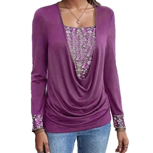 Damen Langarmshirt in Dunkelviolett mit elegantem Blumendruck und Lagen-Look