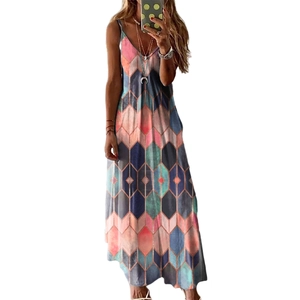 Robe longue d'été à col en V avec imprimé losanges géométriques et poches latérales