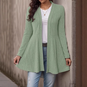Cardigan in maglia a costine verde salvia a maniche lunghe con vita aderente e orlo svasato