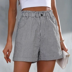 Damen Sommer High Waist Shorts mit schwarz-weißen vertikalen Streifen und Taschen