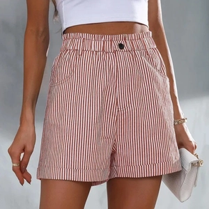Gestreifte Shorts mit hoher Taille, Gummizug und Seitentaschen für den Sommer