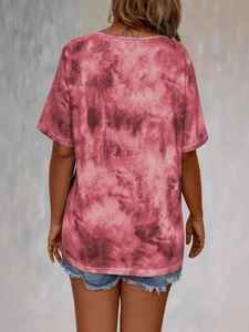 T-shirt da donna a maniche corte con stampa tie-dye rosa e vista posteriore alla moda