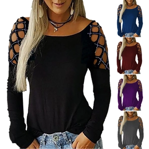 Γυναικείο Casual T-Shirt από Μείγμα Βαμβακιού με Διάτρητο Σχέδιο στους Ώμους και Στρας Μακρύ Μανίκι Slim Fit Top
