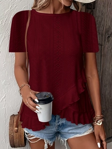 Camiseta de manga corta rojo oscuro con bordado calado y dobladillo de volantes suaves