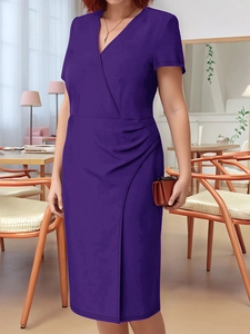 Elegant purple V-neck short sleeve dress with ruched waist detail and a slim fit