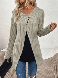 Damen Langarmshirt aus Rippstrick mit dekorativen Knöpfen und Schlitzsaum in Grau