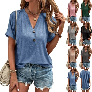 Camiseta de mujer de manga corta con cuello en V y botones en varios colores