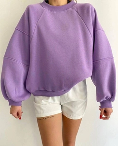 Oversized lavender crewneck sweatshirt with drop shoulder and lantern sleeves for women