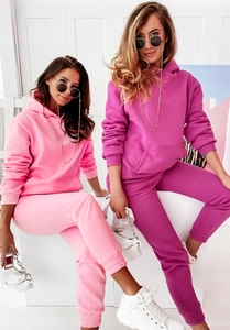 Detailansicht Damen Kapuzenpullover und Jogginghose Set in Rosa und Malvenfarben Lila
