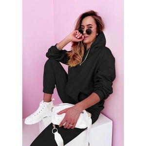 Damen-Sportanzug-Set in Schwarz mit Kapuzenpullover und Jogginghose mit Kängurutasche
