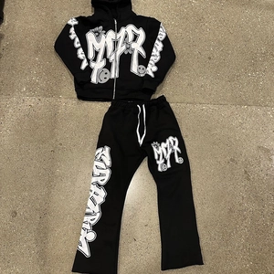 Schwarzes Y2K Oversize Hoodie und Jogginghosen-Set mit weißen Graffiti Grafikdrucken