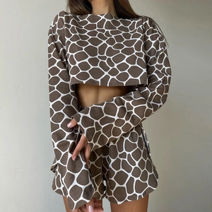 Γυναικείο Giraffe Print Loungewear Συνδυασμός Στρογγυλή Λαιμόκοψη Crop Μακρύ Μανίκι Top Και Ελαστική Μέση Shorts Casual Home Service