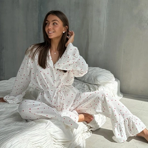 Pyjama en Coton pour Femmes Imprimé Cœur Swiss Dot Haut à Manches Longues et Pantalon Bord à Volants Lounge Wear Casual Sweet