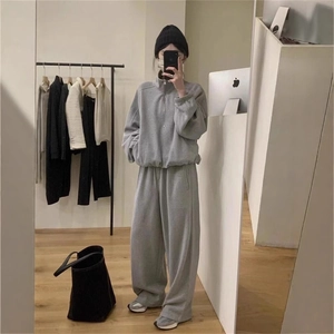 Women's light grey half-zip tracksuit set with casual loose fit sweatshirt and sweatpants