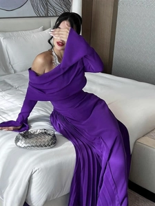 Elegante paarse off-shoulder geplooide maxi-jurk voor avondfeesten en formele events