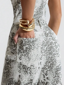 Minimalist irregular gold cuffs set with polished finish on organic flow design