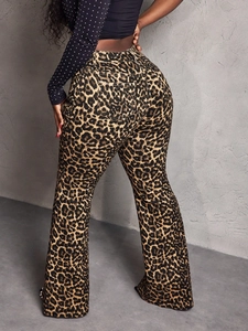 Jeans évasés léopard à taille haute pour femmes, coupe ajustée avec tissu élastique