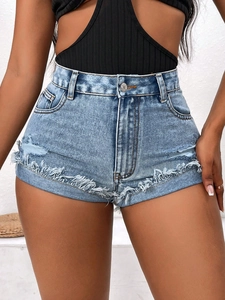 Short en jean taille haute bleu clair ajusté avec déchirures et ourlet effiloché