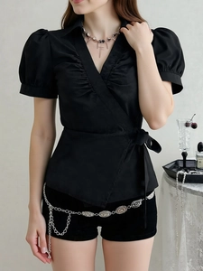Elegantes schwarzes Wickeloberteil mit Puffärmeln, V-Ausschnitt und Schleife für Damen