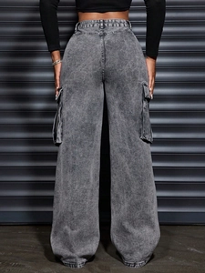 Women's high waist wide leg cargo denim jeans in grey snow wash street style