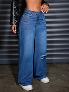 Jean bleu taille haute à jambe large pour femme avec déchirures tendance et détails frangés