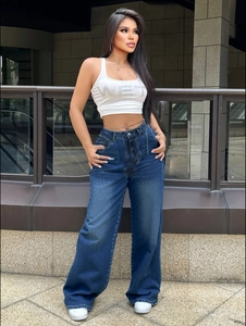 Ensemble jean large taille haute avec chaîne et débardeur court blanc pour femmes