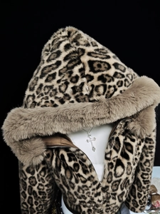Damen Kapuzenjacke mit Leopardenmuster, Kunstfellkragen und Metallreißverschluss