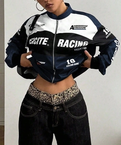 Détails de la veste de course avec imprimés Excite Racing et col montant zippé