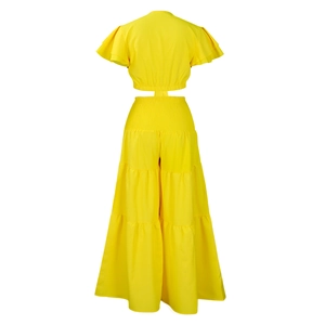 Vue arrière d'un ensemble d'été jaune deux pièces avec pantalon large à volants et taille
