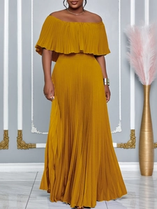 Elegantes senfgelbes schulterfreies Falten-Maxikleid mit gestuften Volant-Details