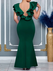 Elegant dark green V-neck mermaid maxi dress with ruffled back detail for formal evening