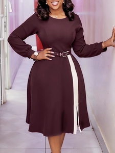 Elegant long sleeve burgundy dress with high waist and white contrast split hem