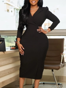 Elegantes, figurbetontes Businesskleid mit Reverskragen und langen Ärmeln in Schwarz